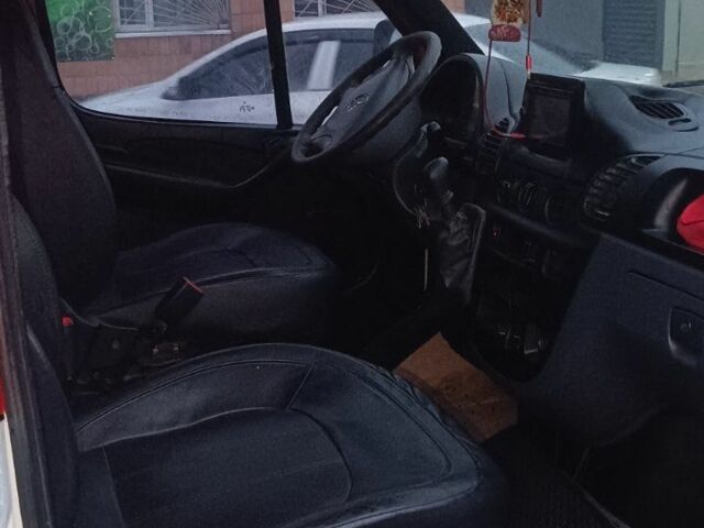 Белый Мерседес Sprinter, объемом двигателя 2.2 л и пробегом 255 тыс. км за 9100 $, фото 3 на Automoto.ua