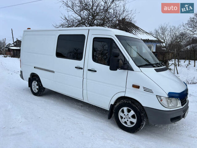 Белый Мерседес Sprinter, объемом двигателя 2.69 л и пробегом 488 тыс. км за 12000 $, фото 24 на Automoto.ua