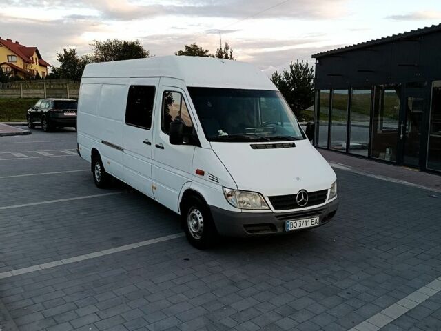 Белый Мерседес Sprinter, объемом двигателя 2.7 л и пробегом 700 тыс. км за 9200 $, фото 1 на Automoto.ua
