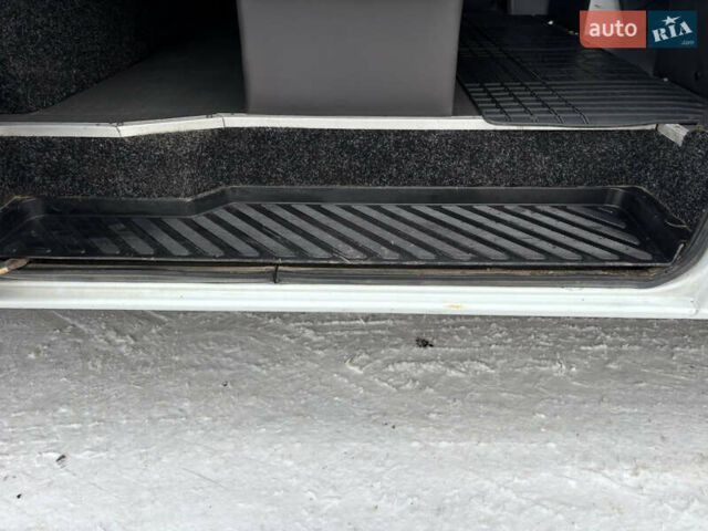 Белый Мерседес Sprinter, объемом двигателя 2.69 л и пробегом 488 тыс. км за 12500 $, фото 10 на Automoto.ua