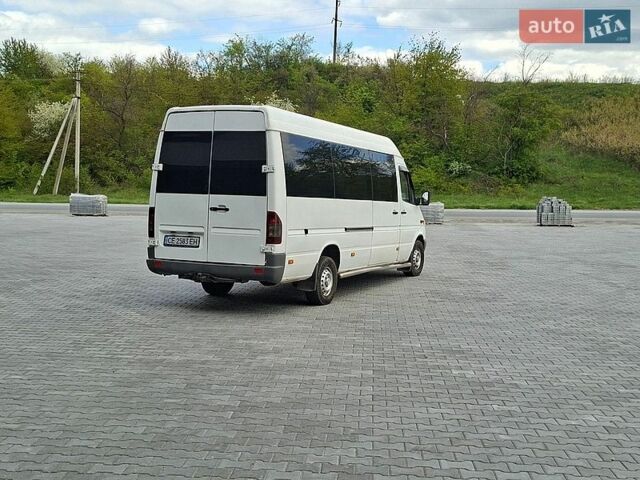 Белый Мерседес Sprinter, объемом двигателя 2.69 л и пробегом 850 тыс. км за 8500 $, фото 7 на Automoto.ua