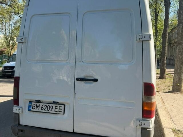Белый Мерседес Sprinter, объемом двигателя 2.69 л и пробегом 500 тыс. км за 6500 $, фото 2 на Automoto.ua