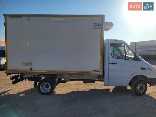 Белый Мерседес Sprinter, объемом двигателя 2.7 л и пробегом 379 тыс. км за 15800 $, фото 16 на Automoto.ua