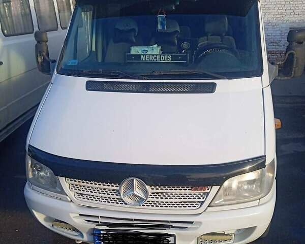 Белый Мерседес Sprinter, объемом двигателя 2.15 л и пробегом 600 тыс. км за 9000 $, фото 1 на Automoto.ua