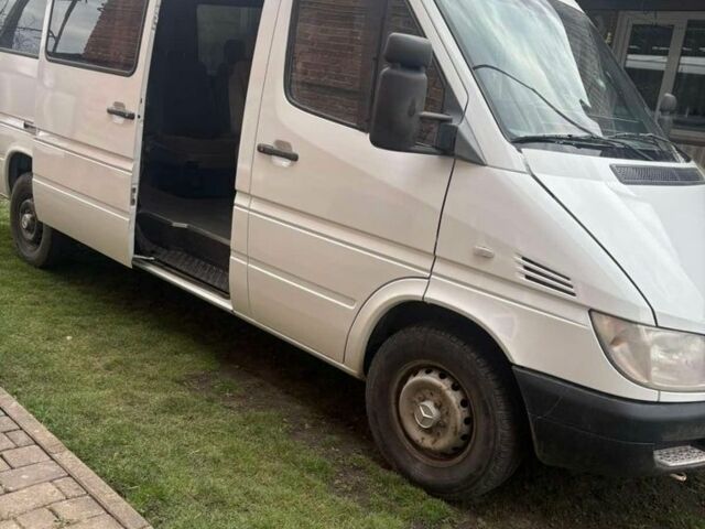 Белый Мерседес Sprinter, объемом двигателя 2.15 л и пробегом 360 тыс. км за 8100 $, фото 10 на Automoto.ua