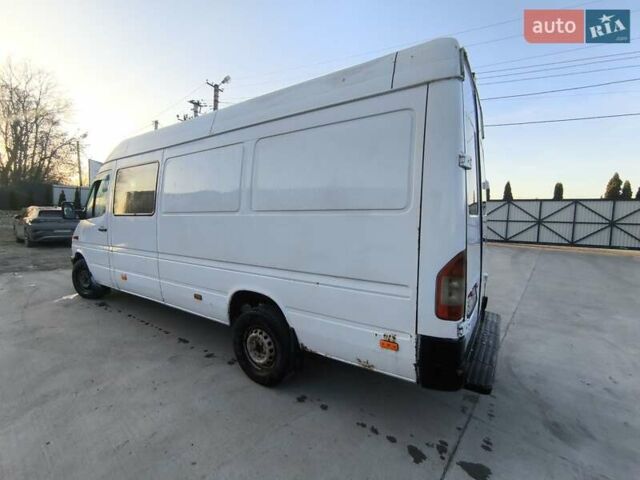 Белый Мерседес Sprinter, объемом двигателя 2.7 л и пробегом 183 тыс. км за 9200 $, фото 5 на Automoto.ua