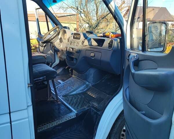 Белый Мерседес Sprinter, объемом двигателя 2.15 л и пробегом 575 тыс. км за 8000 $, фото 13 на Automoto.ua
