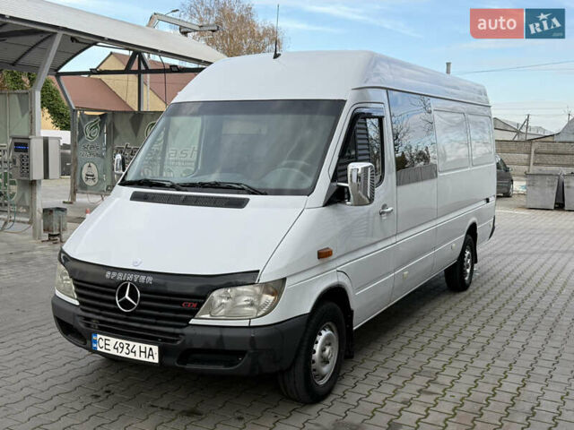 Белый Мерседес Sprinter, объемом двигателя 2.15 л и пробегом 275 тыс. км за 8950 $, фото 1 на Automoto.ua