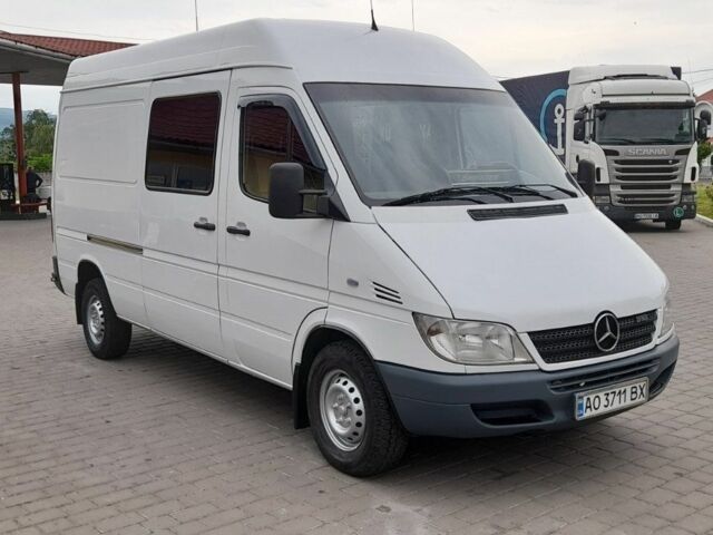 Белый Мерседес Sprinter, объемом двигателя 2.1 л и пробегом 350 тыс. км за 8700 $, фото 6 на Automoto.ua
