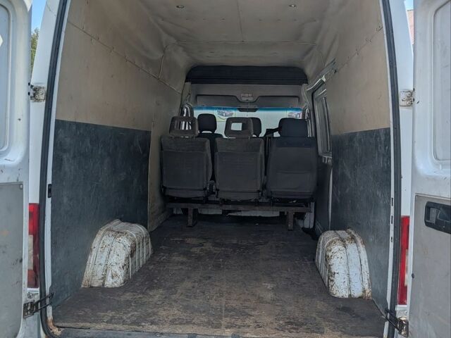 Белый Мерседес Sprinter, объемом двигателя 2.2 л и пробегом 345 тыс. км за 5800 $, фото 13 на Automoto.ua