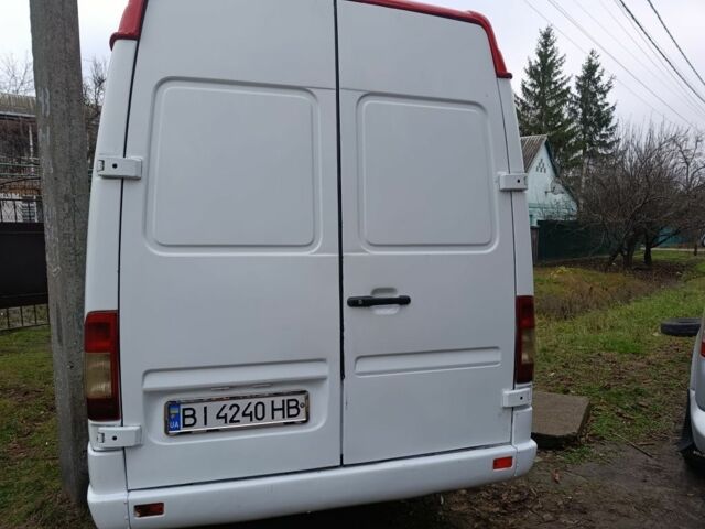 Белый Мерседес Sprinter, объемом двигателя 2.2 л и пробегом 255 тыс. км за 9100 $, фото 5 на Automoto.ua