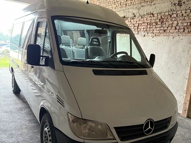 Белый Мерседес Sprinter, объемом двигателя 2.15 л и пробегом 340 тыс. км за 8700 $, фото 1 на Automoto.ua
