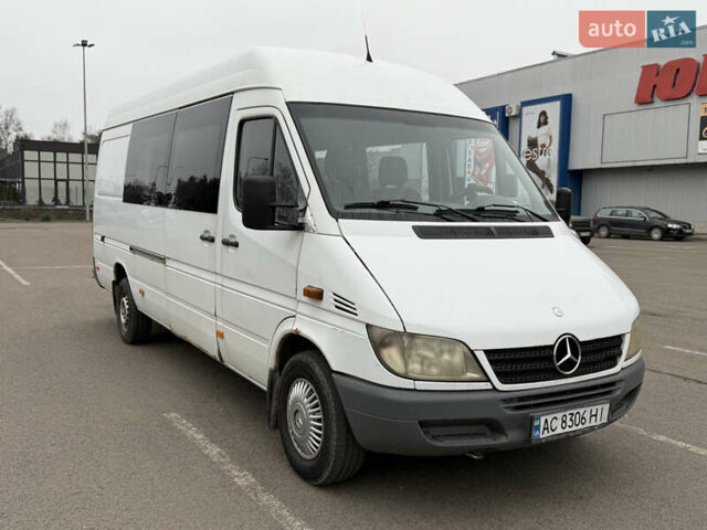 Белый Мерседес Sprinter, объемом двигателя 2.15 л и пробегом 668 тыс. км за 7900 $, фото 2 на Automoto.ua