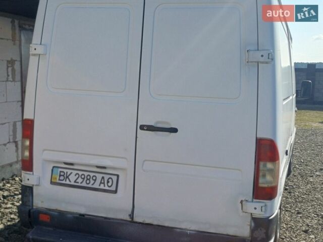 Белый Мерседес Sprinter, объемом двигателя 2.2 л и пробегом 731 тыс. км за 7400 $, фото 17 на Automoto.ua