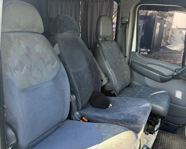 Белый Мерседес Sprinter, объемом двигателя 2.7 л и пробегом 400 тыс. км за 6800 $, фото 6 на Automoto.ua
