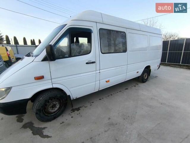 Белый Мерседес Sprinter, объемом двигателя 2.7 л и пробегом 183 тыс. км за 9200 $, фото 1 на Automoto.ua