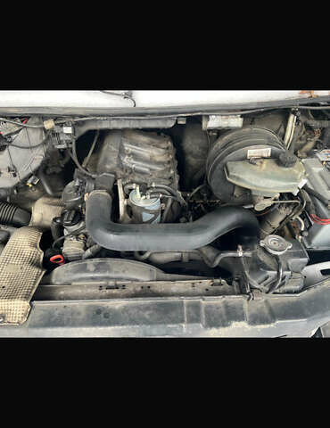 Белый Мерседес Sprinter, объемом двигателя 2.2 л и пробегом 392 тыс. км за 9900 $, фото 4 на Automoto.ua