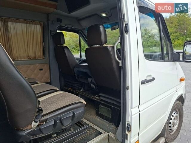 Белый Мерседес Sprinter, объемом двигателя 2.69 л и пробегом 850 тыс. км за 8500 $, фото 24 на Automoto.ua