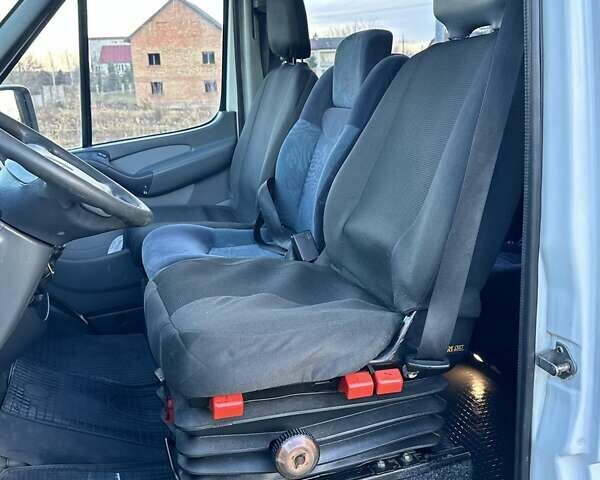 Білий Мерседес Sprinter, об'ємом двигуна 2.69 л та пробігом 570 тис. км за 9700 $, фото 47 на Automoto.ua