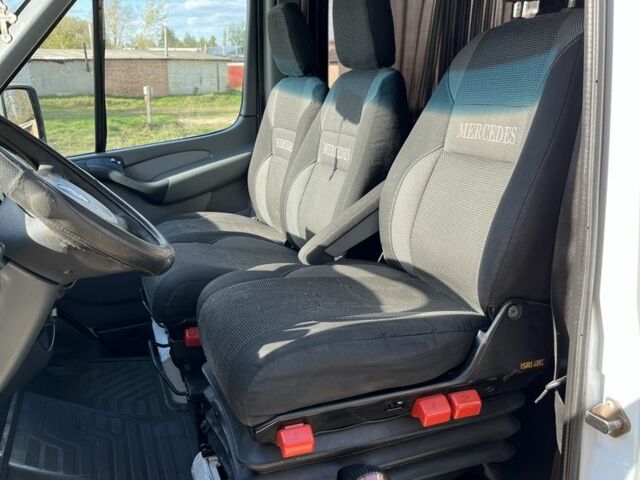 Белый Мерседес Sprinter, объемом двигателя 2.7 л и пробегом 350 тыс. км за 7300 $, фото 11 на Automoto.ua