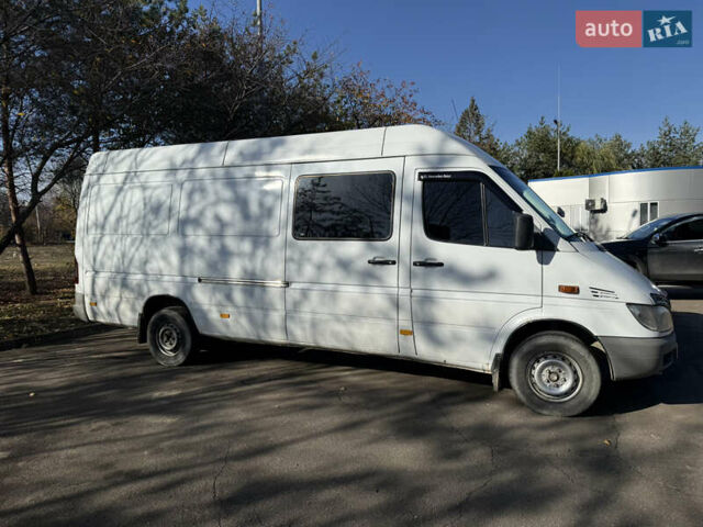 Белый Мерседес Sprinter, объемом двигателя 2.7 л и пробегом 400 тыс. км за 6800 $, фото 8 на Automoto.ua