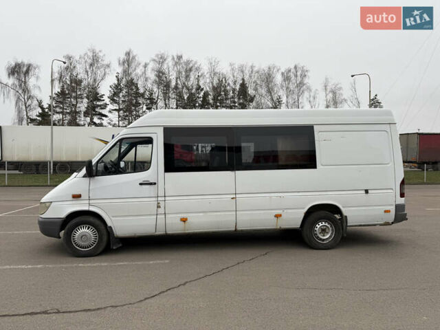 Белый Мерседес Sprinter, объемом двигателя 2.15 л и пробегом 668 тыс. км за 7900 $, фото 4 на Automoto.ua
