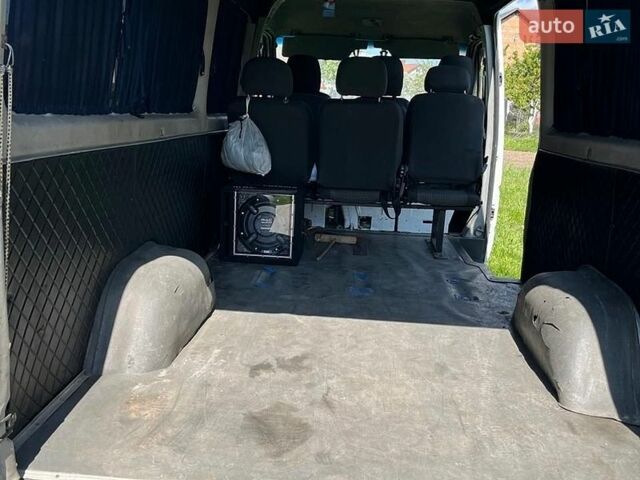 Белый Мерседес Sprinter, объемом двигателя 2.15 л и пробегом 460 тыс. км за 6200 $, фото 11 на Automoto.ua