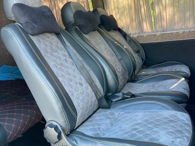 Белый Мерседес Sprinter, объемом двигателя 2.69 л и пробегом 170 тыс. км за 7750 $, фото 2 на Automoto.ua