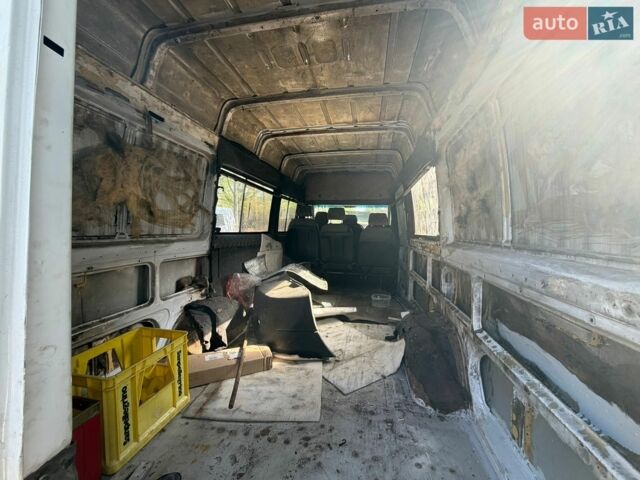Белый Мерседес Sprinter, объемом двигателя 2.69 л и пробегом 500 тыс. км за 6500 $, фото 4 на Automoto.ua