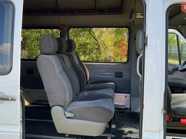 Белый Мерседес Sprinter, объемом двигателя 2.7 л и пробегом 490 тыс. км за 10500 $, фото 22 на Automoto.ua