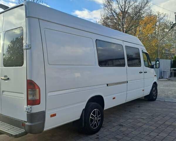Белый Мерседес Sprinter, объемом двигателя 2.69 л и пробегом 640 тыс. км за 12400 $, фото 4 на Automoto.ua