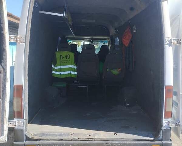 Белый Мерседес Sprinter, объемом двигателя 2.69 л и пробегом 556 тыс. км за 8200 $, фото 4 на Automoto.ua