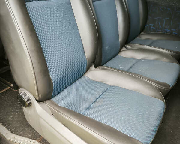 Белый Мерседес Sprinter, объемом двигателя 2.69 л и пробегом 999 тыс. км за 5000 $, фото 5 на Automoto.ua