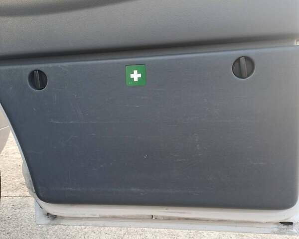 Белый Мерседес Sprinter, объемом двигателя 2.69 л и пробегом 640 тыс. км за 12400 $, фото 7 на Automoto.ua