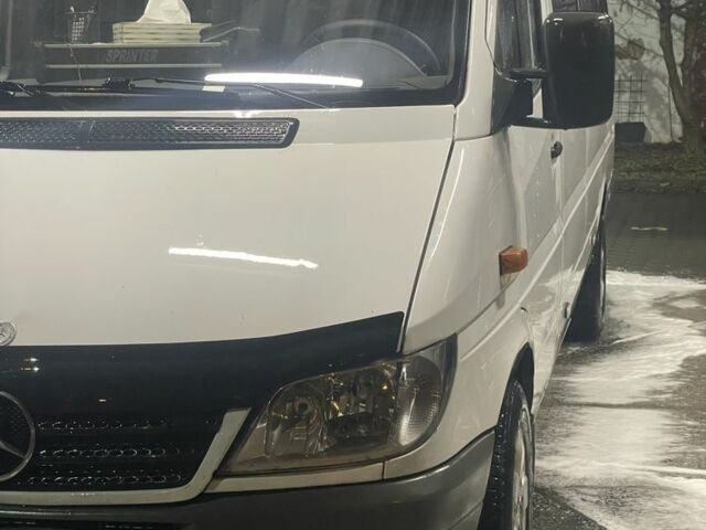 Білий Мерседес Sprinter, об'ємом двигуна 2.2 л та пробігом 650 тис. км за 7500 $, фото 1 на Automoto.ua