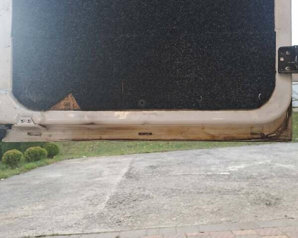 Белый Мерседес Sprinter, объемом двигателя 2.69 л и пробегом 640 тыс. км за 12400 $, фото 14 на Automoto.ua