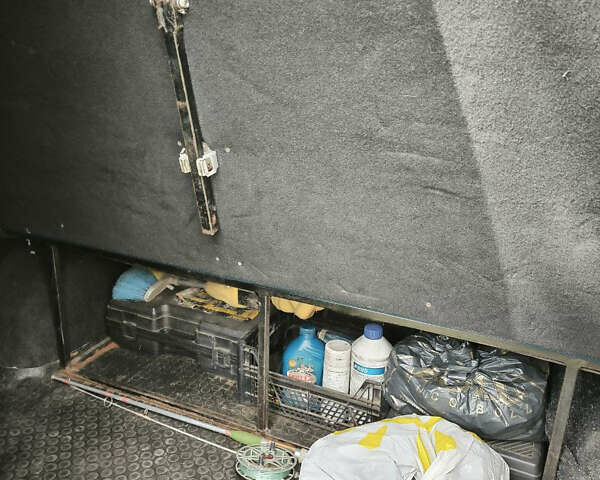 Белый Мерседес Sprinter, объемом двигателя 2.69 л и пробегом 999 тыс. км за 5000 $, фото 9 на Automoto.ua