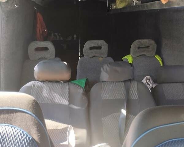 Белый Мерседес Sprinter, объемом двигателя 2.69 л и пробегом 556 тыс. км за 8200 $, фото 3 на Automoto.ua