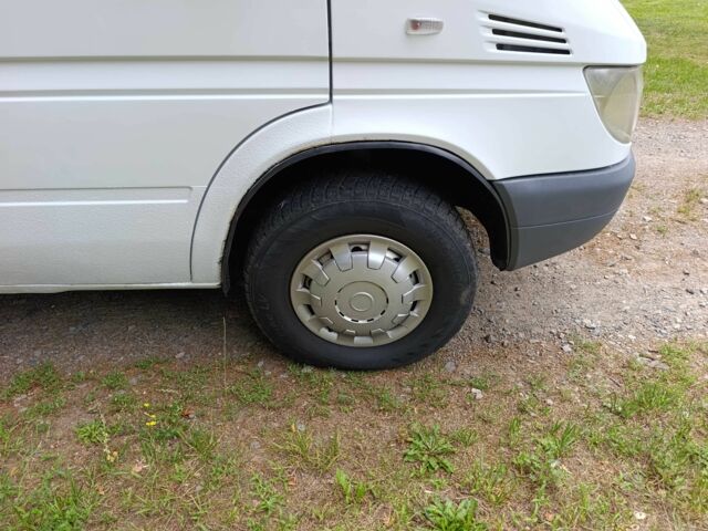 Белый Мерседес Sprinter, объемом двигателя 2.1 л и пробегом 555 тыс. км за 6500 $, фото 6 на Automoto.ua