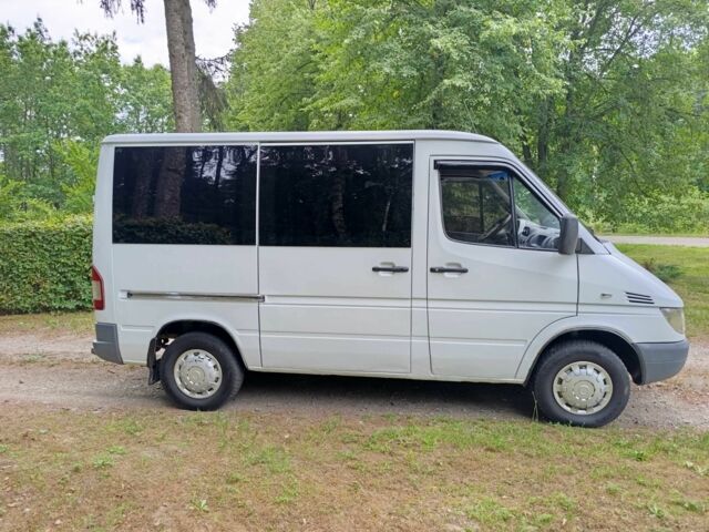 Белый Мерседес Sprinter, объемом двигателя 2.1 л и пробегом 555 тыс. км за 6500 $, фото 4 на Automoto.ua