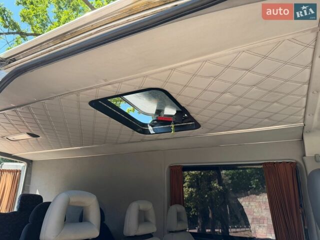 Белый Мерседес Sprinter, объемом двигателя 2.15 л и пробегом 700 тыс. км за 7500 $, фото 12 на Automoto.ua