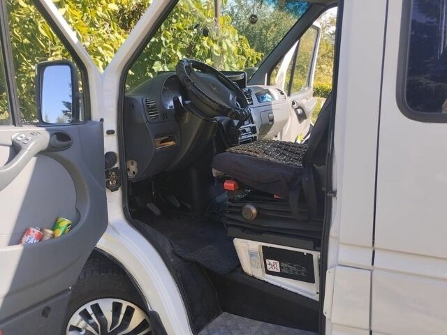 Білий Мерседес Sprinter, об'ємом двигуна 2.69 л та пробігом 500 тис. км за 8000 $, фото 4 на Automoto.ua