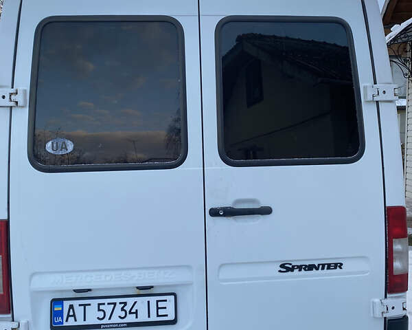 Білий Мерседес Sprinter, об'ємом двигуна 2.7 л та пробігом 750 тис. км за 7400 $, фото 3 на Automoto.ua