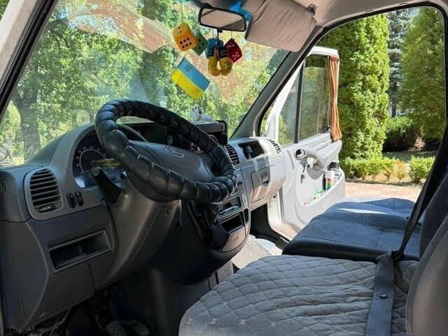 Белый Мерседес Sprinter, объемом двигателя 2.15 л и пробегом 700 тыс. км за 7500 $, фото 8 на Automoto.ua