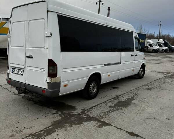Белый Мерседес Sprinter, объемом двигателя 2.7 л и пробегом 897 тыс. км за 6800 $, фото 4 на Automoto.ua