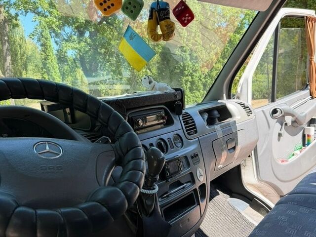 Белый Мерседес Sprinter, объемом двигателя 2.15 л и пробегом 700 тыс. км за 7500 $, фото 9 на Automoto.ua