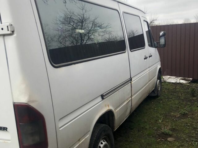 Білий Мерседес Sprinter, об'ємом двигуна 2.2 л та пробігом 500 тис. км за 4516 $, фото 4 на Automoto.ua