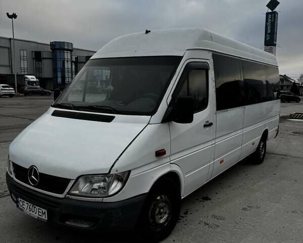 Белый Мерседес Sprinter, объемом двигателя 2.7 л и пробегом 897 тыс. км за 6800 $, фото 1 на Automoto.ua