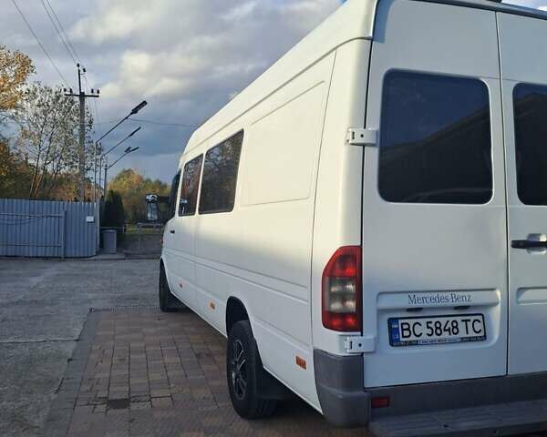 Белый Мерседес Sprinter, объемом двигателя 2.69 л и пробегом 640 тыс. км за 12400 $, фото 3 на Automoto.ua
