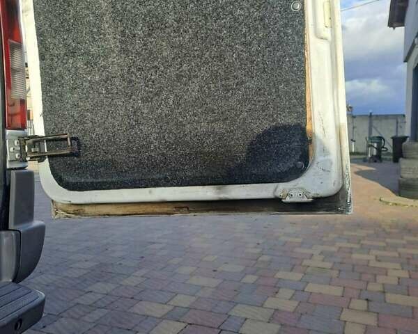 Белый Мерседес Sprinter, объемом двигателя 2.69 л и пробегом 640 тыс. км за 12400 $, фото 6 на Automoto.ua